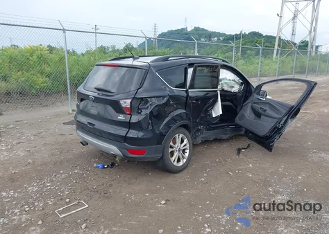 2018 Ford Escape Se z USA, uszkodzony, nr VIN 1FMCU9GD1JUB28557